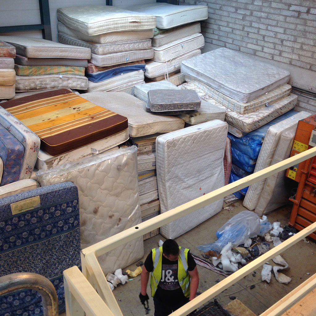 Boomerang Enterprises provides a completely traceable, sustainable,  dismantling and recycling of mattresses.
